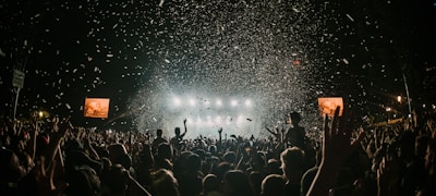 电竞粉丝线下观赛聚会盛况