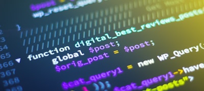 实时更新的电子比分板与排行榜